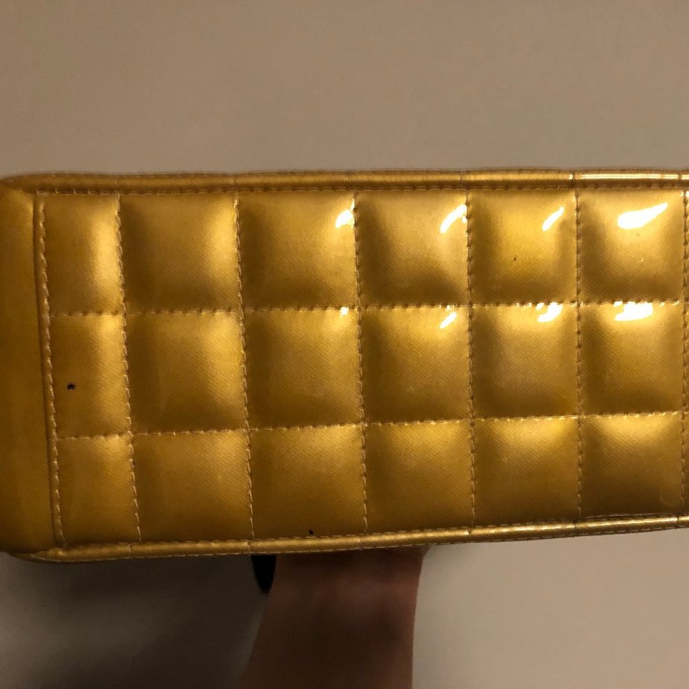 SOLD - Authentic CHANEL Vintage Shoulderbag - Picture 7 of 15
